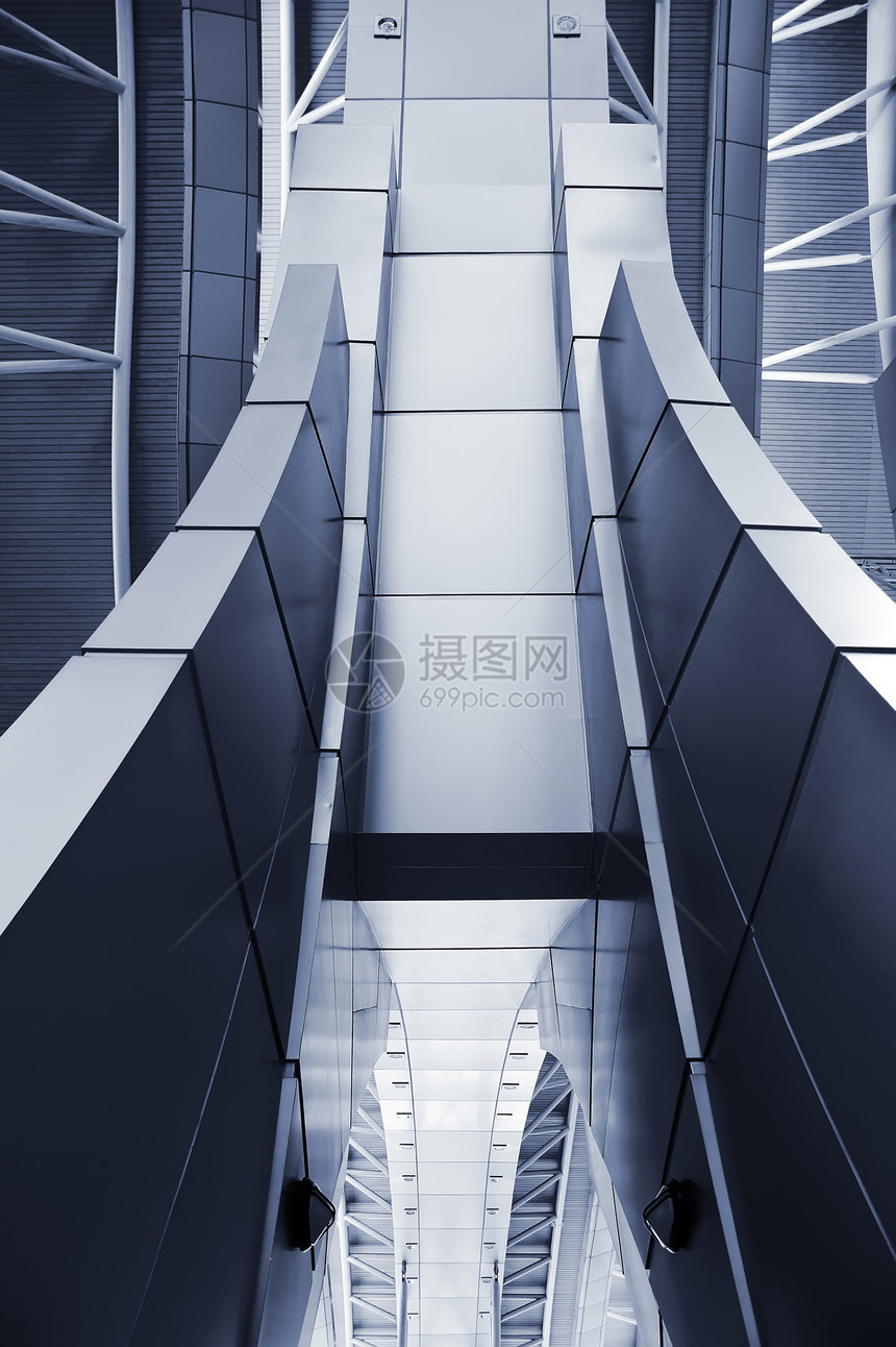 现代内地结构购物中心通道民众自动扶梯飞机场走廊商业设施建筑交通图片