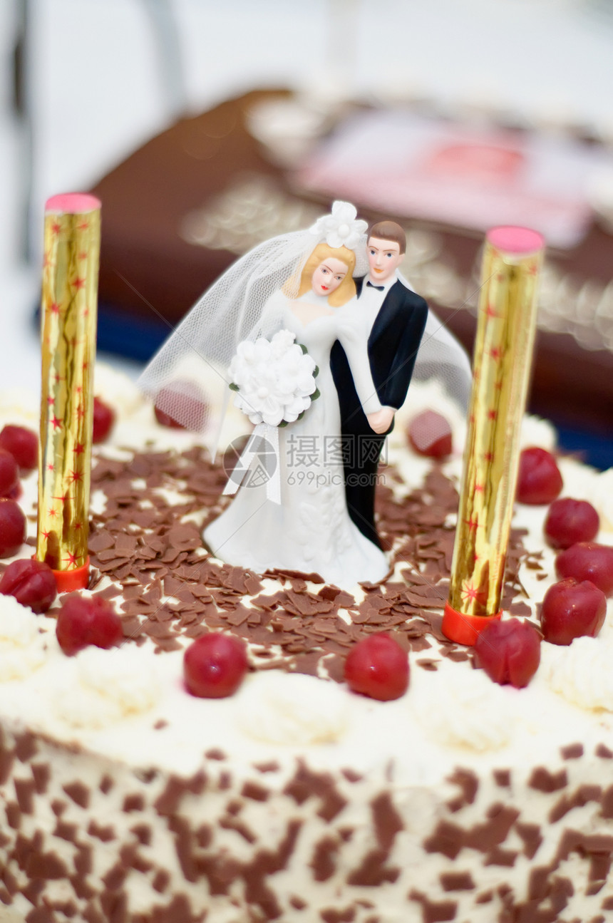 与甜美夫妇的婚礼蛋糕图片