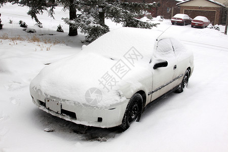 雪覆雪车不便社区家园冷冻风暴冻结暴风雪寒冷车辆降雪高清图片