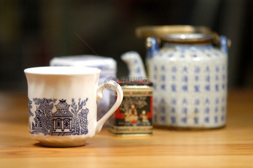 茶茶时间杯子棕色液体黑色盘子装饰工匠茶壶饮料精神图片