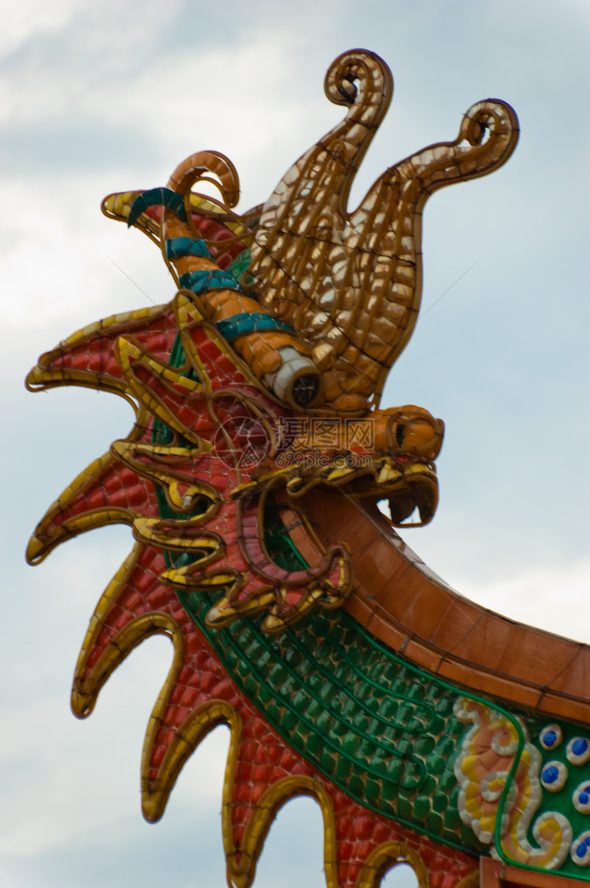 龙首饰宗教雕塑力量旅行雕像运气天空寺庙文化装饰品图片