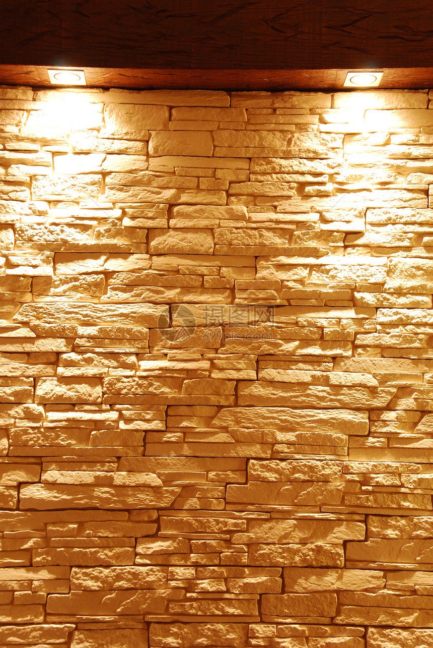带亮灯的不形石墙酒吧建筑木头建筑学照明灰色房子积木岩石水平图片