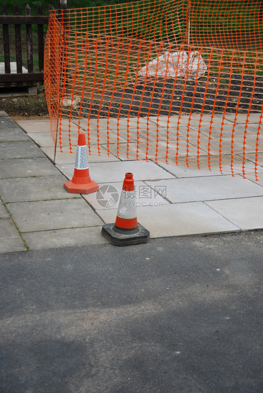 小型建筑工地街道职场划界项目建筑学人行道工程危险锥体橙子图片