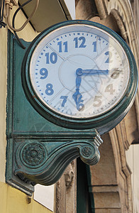 绿色时钟素材古董墙时钟建筑街道圆形绿色玻璃艺术时间数字小时圆圈背景