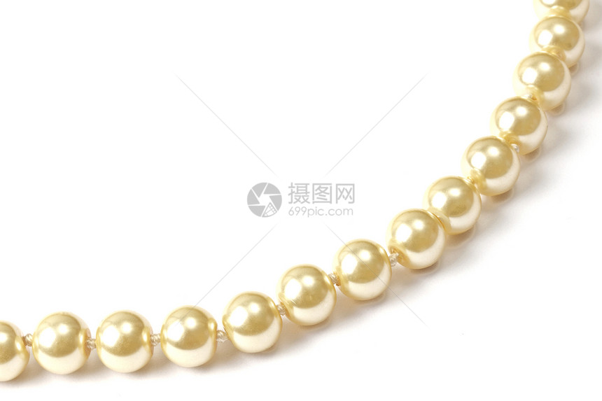 美丽的珠珠串 孤立在白色上礼物圆形项链石头珠子宏观展示女孩宝石脖子图片