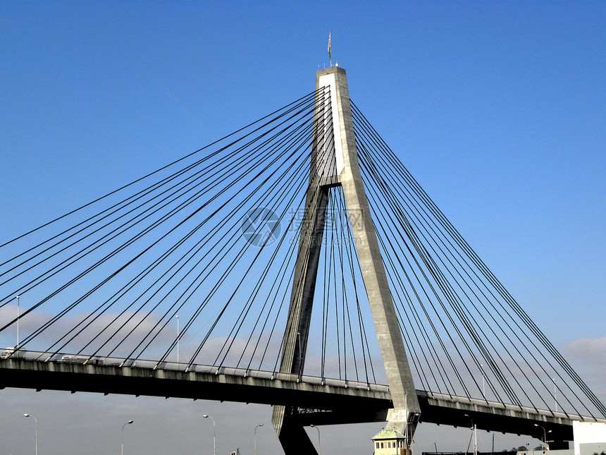 一座桥桥旅行蓝色城市建筑学电缆海洋天堂建造运输建筑图片