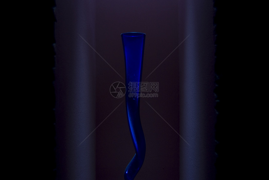 家居装饰黑暗艺术弯曲蓝色水壶曲线海浪玻璃血管漩涡图片