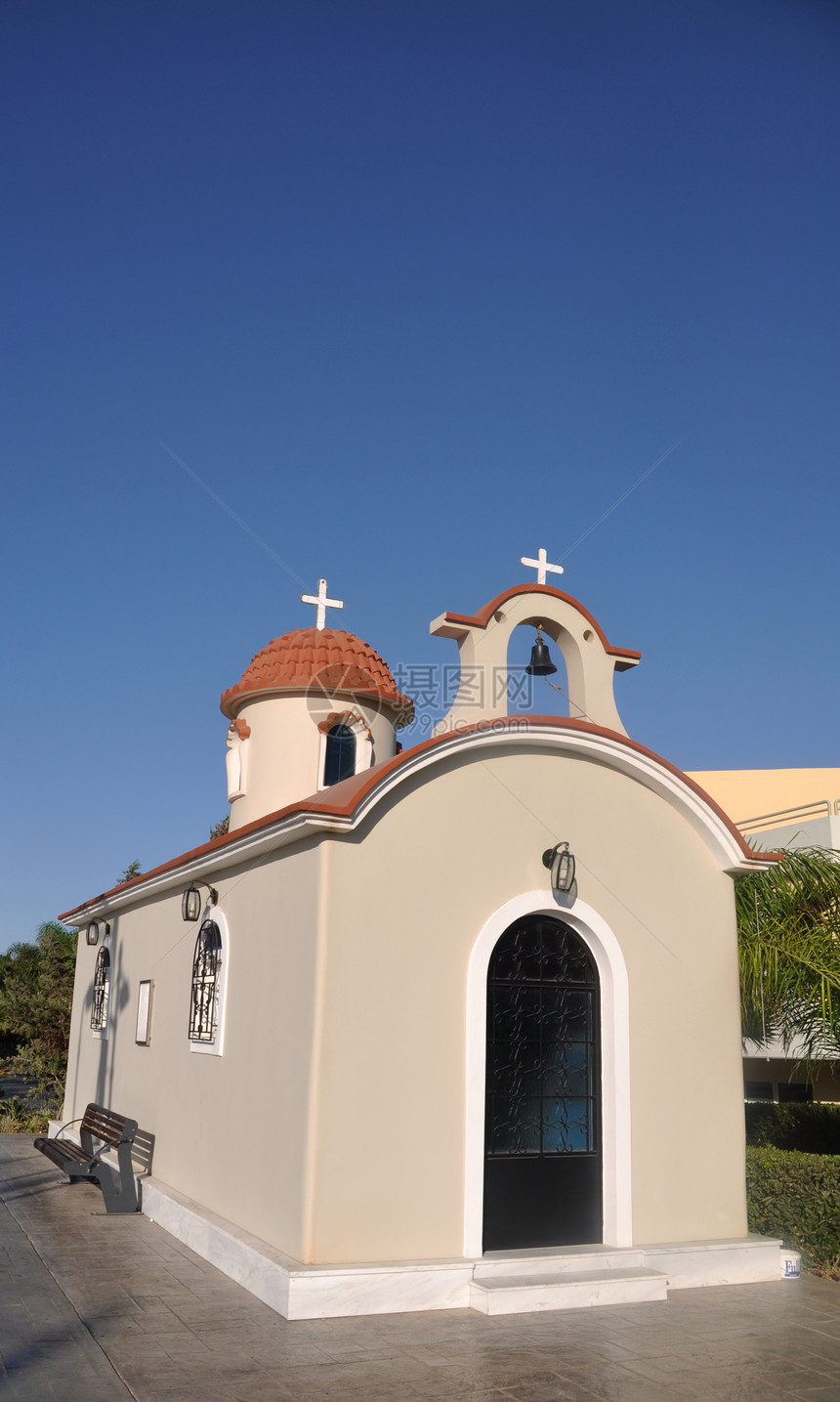 希腊教会白色天空灯笼蓝色信仰建筑学远景宗教圆顶场景图片