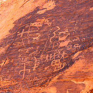内华达州火灾谷的Petroglyphs表意公园岩石文字岩画思考绘画时间峡谷雕刻背景图片