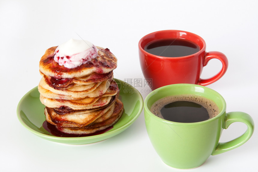 早餐吃煎饼和咖啡餐具奶油绿色盘子饮食制品陶瓷甜点小吃巧克力图片