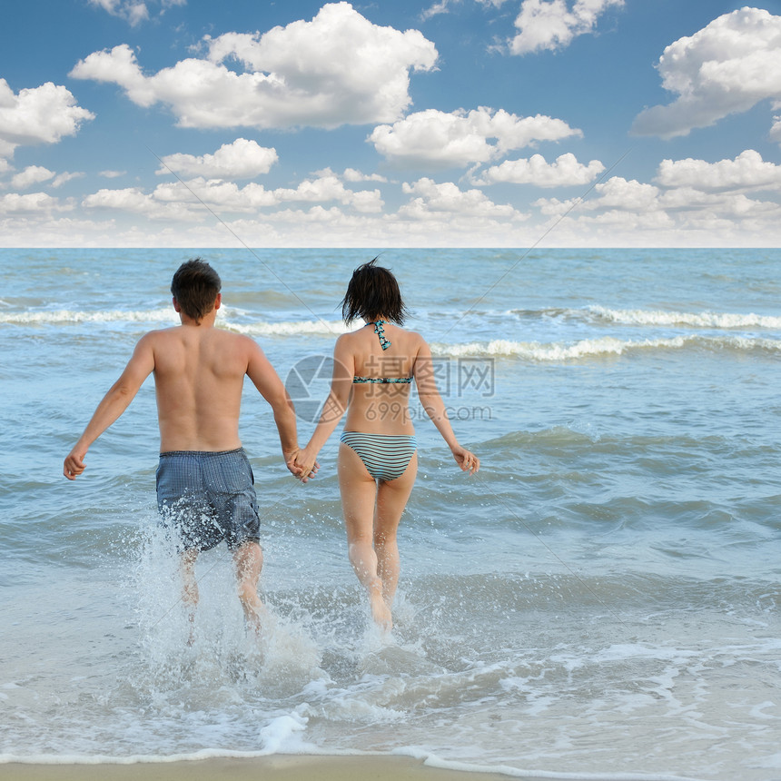 海边对等冲浪蓝色海岸线海洋女孩跑步闲暇衣服热带男性图片