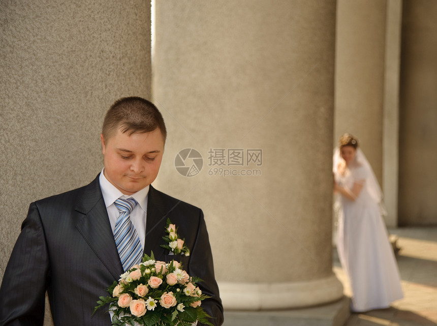 新婚夫妇庆典花朵家庭面纱已婚妻子女性蜜月丈夫男性图片