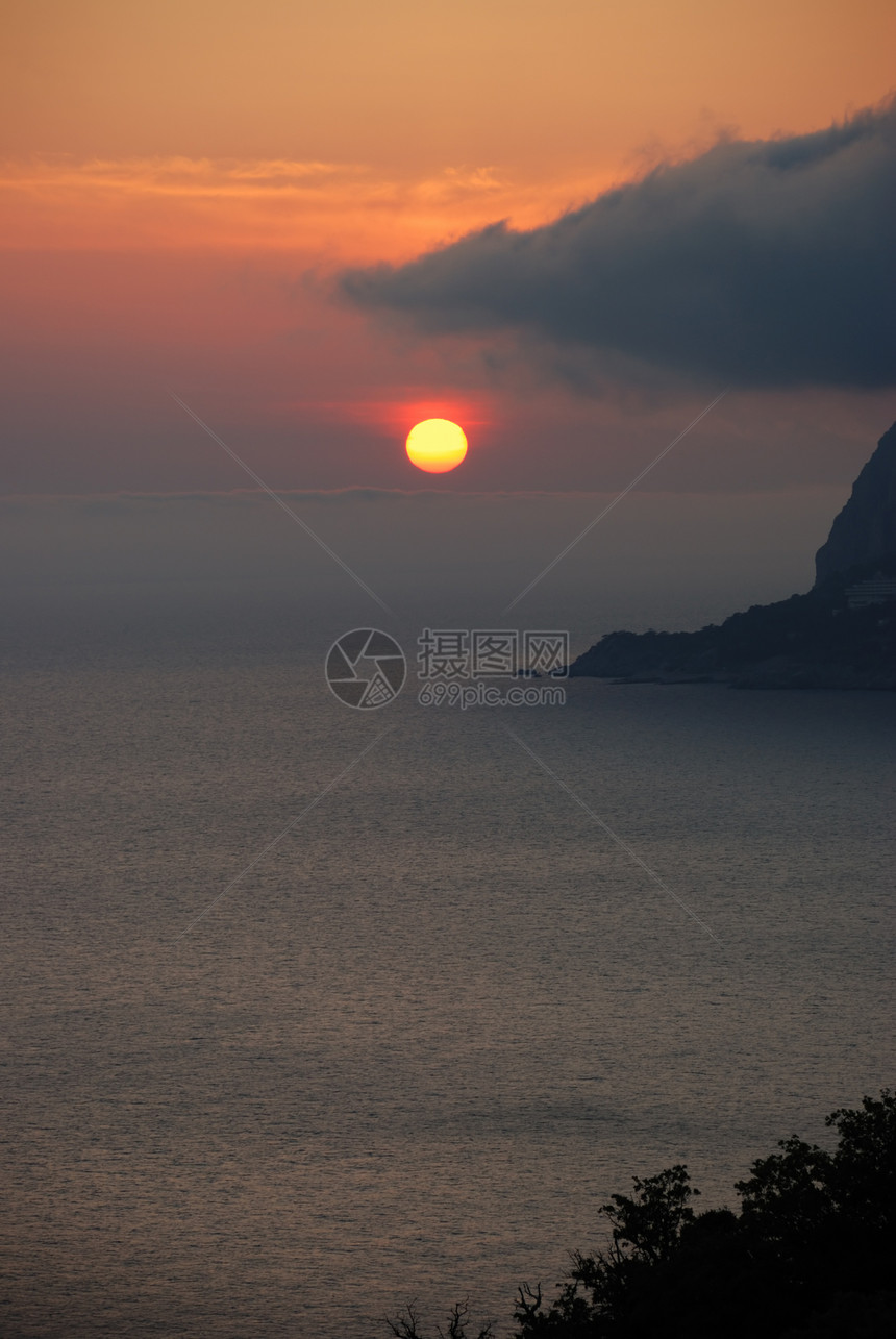 海洋上晒太阳天堂风景天气太阳森林岛屿波纹日落旅行阳光图片