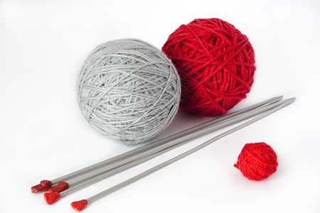 造力的编织毛线的球珠灰色工艺羊毛材料金属红色钩针工具棉布爱好背景