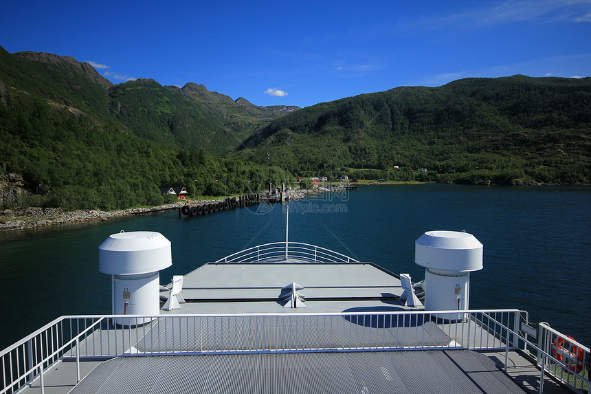 挪威北部的渡轮海岸岩石渡船海洋图片