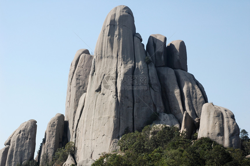 落岩山脉天空丘陵旅行公园旅游场景岩石环境顶峰爬坡图片