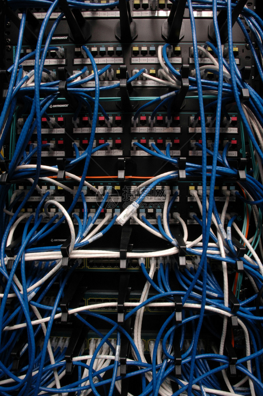 连接网络服务器 电话和数码的电线银行库图片