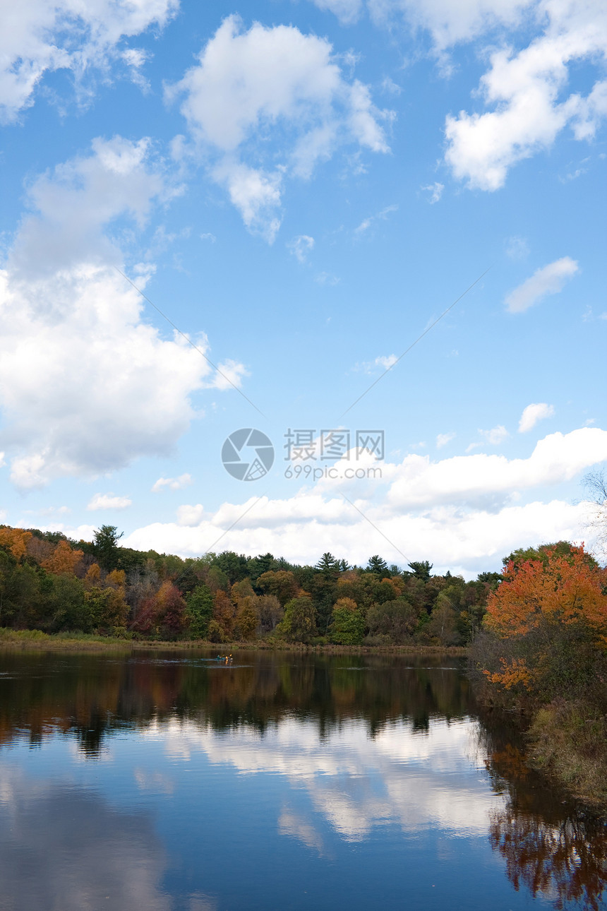 康涅狄格州独木舟时间树木橙子池塘风景森林天空娱乐反思图片