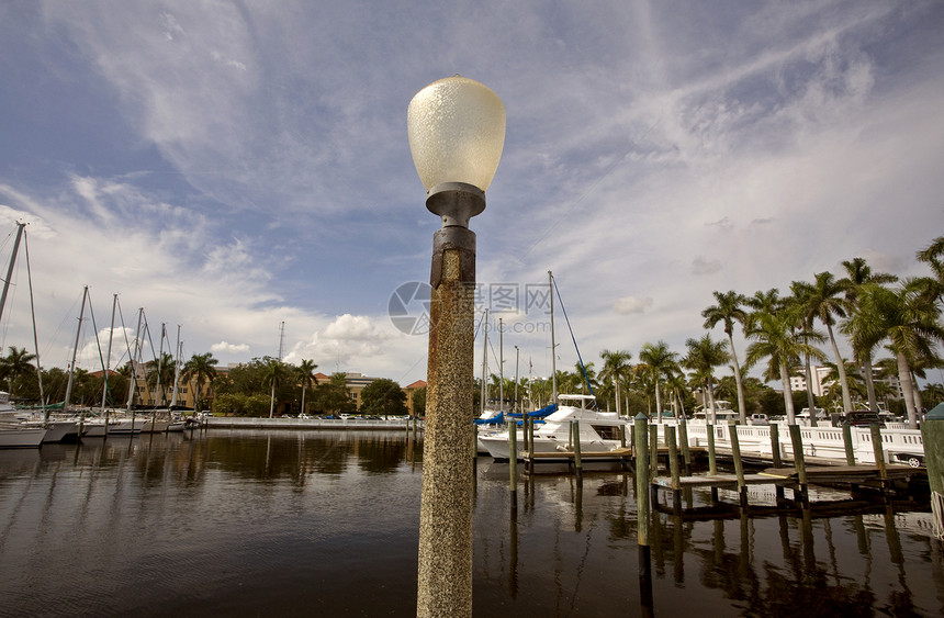 布伦登顿佛罗里达州蓝天树木路灯旅行植物群海景水平反射风景建筑物图片