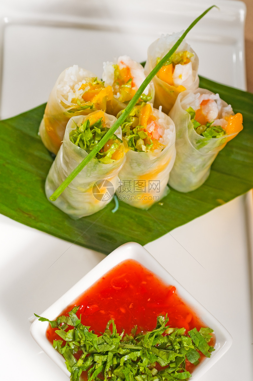 vietnames 风格夏季卷蔬菜海鲜香菜洋葱小吃盘子食物饮食黄瓜草本植物图片