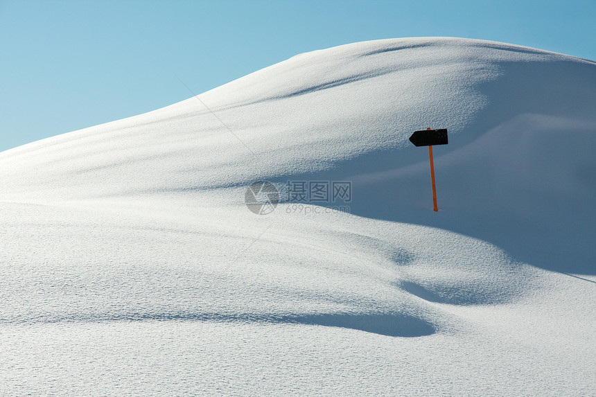 雪曲线木板地形展示冻结天空风景滑雪冷冻招牌图片