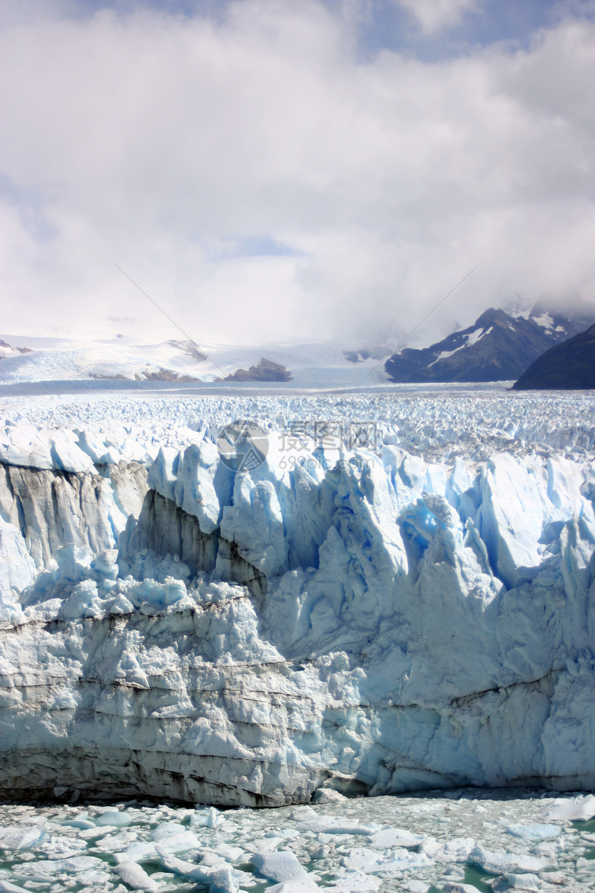 佩里托莫雷诺美丽天空山脉危险旅行生态环境荒野蓝色冰川图片