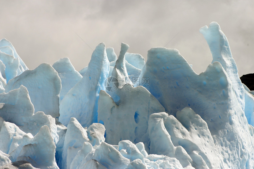 佩里托莫雷诺天空山脉旅行冰川环境荒野危险蓝色美丽生态图片