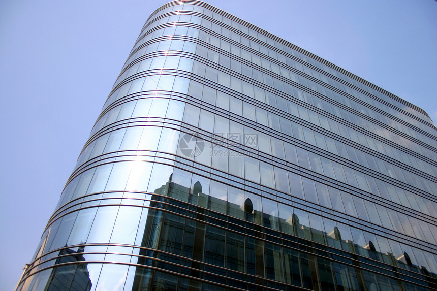 未来金融区的金融区城市生活金属建筑物天空街道建筑场景窗户办公室蓝色图片