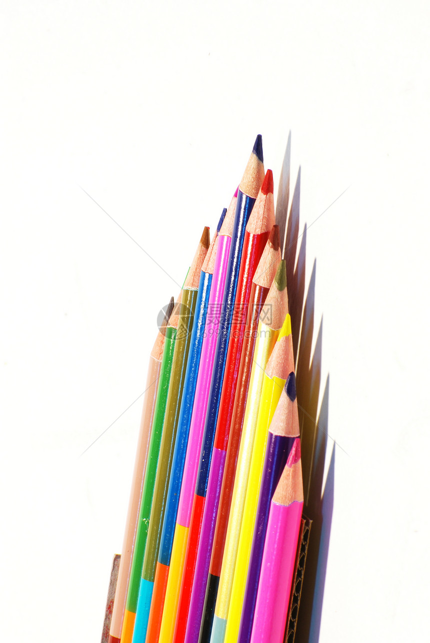 彩色铅笔特写绿色木头光谱橙子棕色调色板蜡笔红色白色团体图片