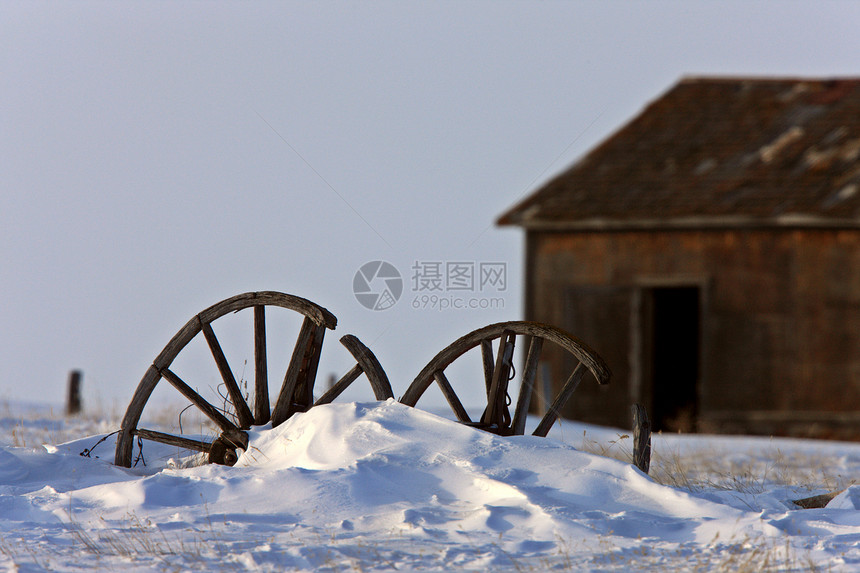 冬季萨斯喀彻温的Wagon轮图片