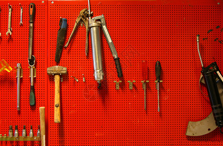 停车场工具锤子工具包润滑脂棘轮螺丝刀高清图片