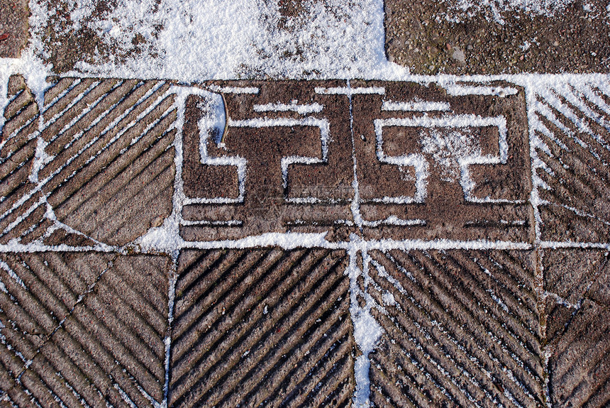 雪覆盖的瓷砖正方形铺路途径装饰品地面鹅卵石街道车道岩石通道图片