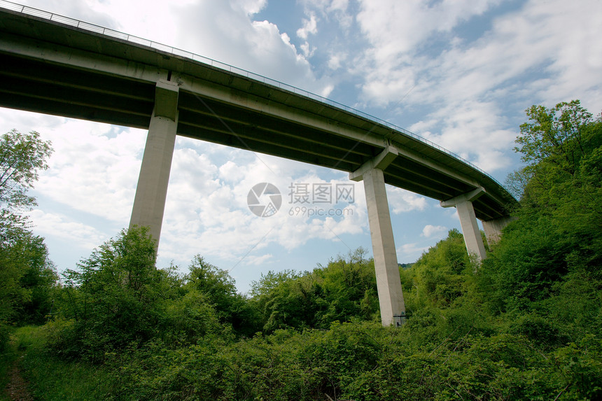 桥爬坡建筑基础设施农村绿色立交桥运输路线通道森林图片