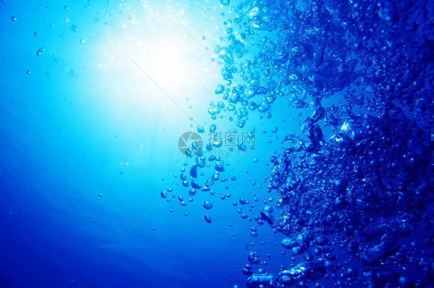 空气气泡气体水疱运动温泉蓝色液体水滴呼吸圆圈反射图片
