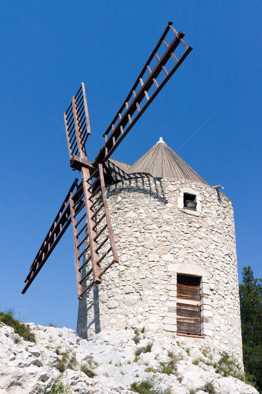 风风车天空谷物房子爬坡历史马赛蓝色空气农场乡村图片