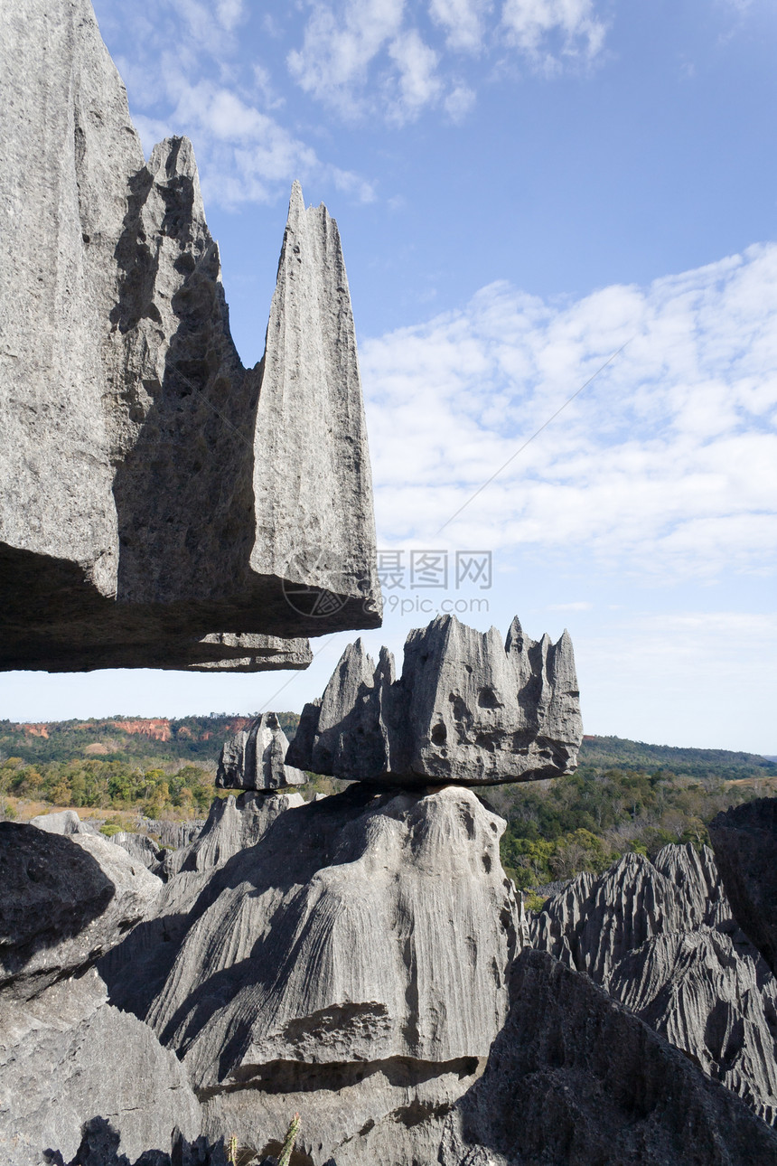 丁吉德贝马拉哈风景影响天空侵蚀植物旅行热带山脉石头远景图片