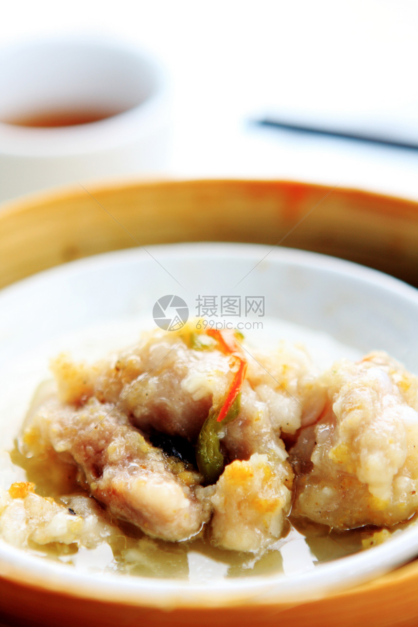 中日话dim总和竹子用餐白色餐厅食物团队桌子盘子点心美食图片