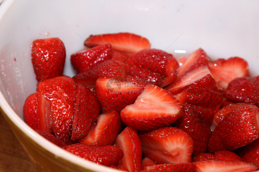 果汁红草莓图片