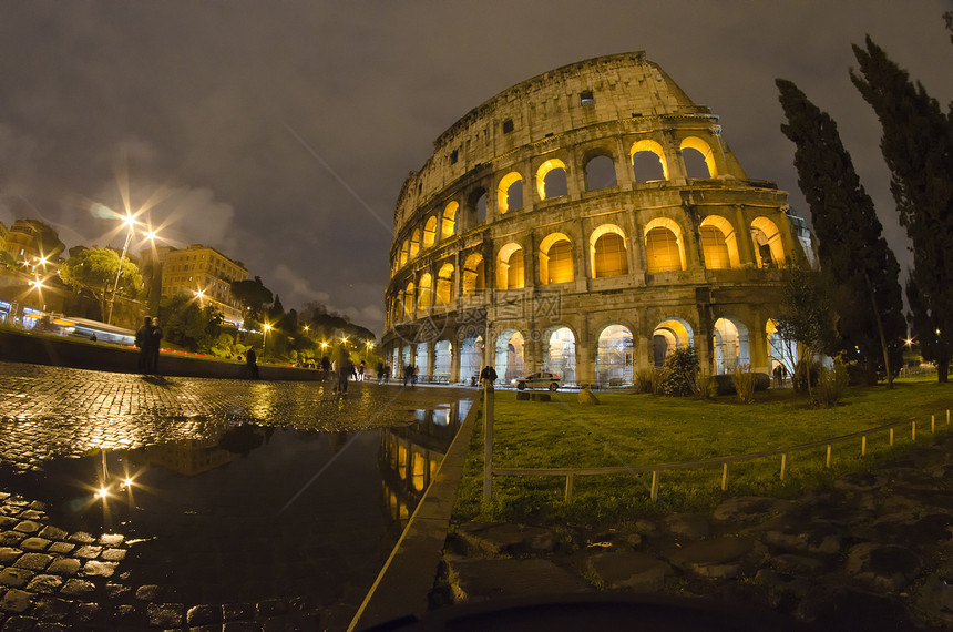 意大利罗马夜幕之大浩劫建筑学汽车栅栏旅游街道世界历史石头天空假期图片