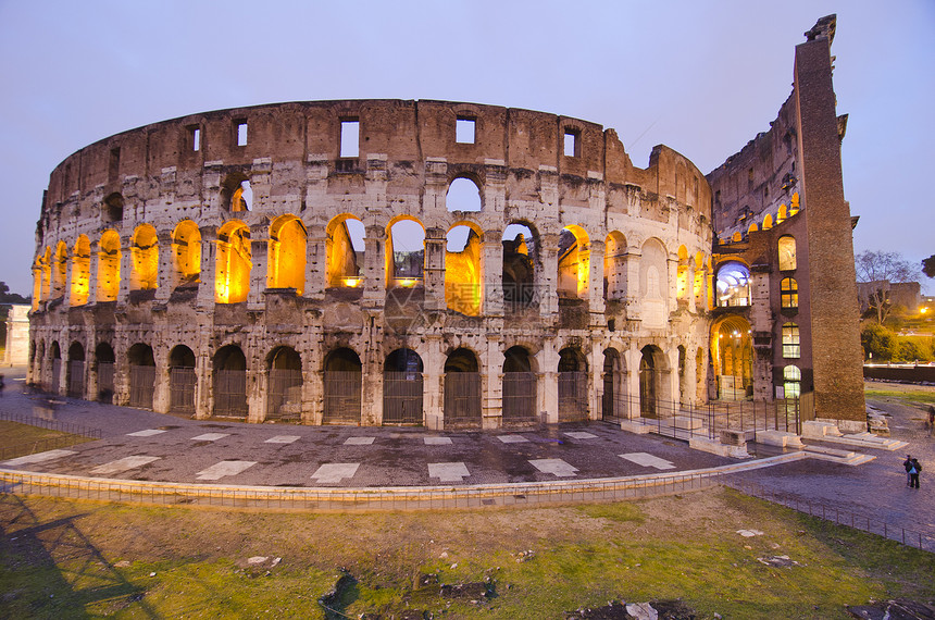 罗马夜幕巨集天空橙子景观旅游旅行斗兽场废墟建筑体育场图片