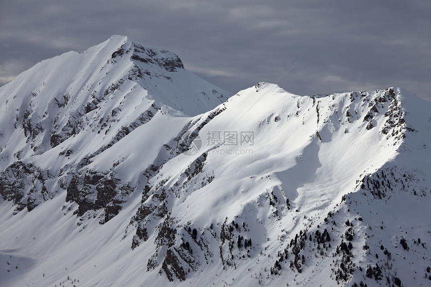 山山脉季节冻结旅行风景地形宽慰假期登山环境薄雾图片