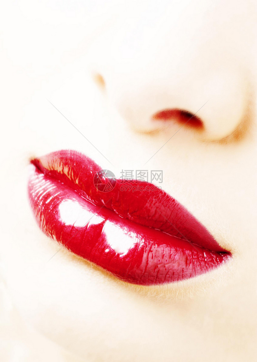 极美的红嘴唇红色女性口红生活魅力黄色欲望化妆品光泽度玻璃图片