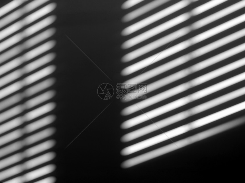 窗口光和阴影太阳滚筒建筑学建筑快门房间图片