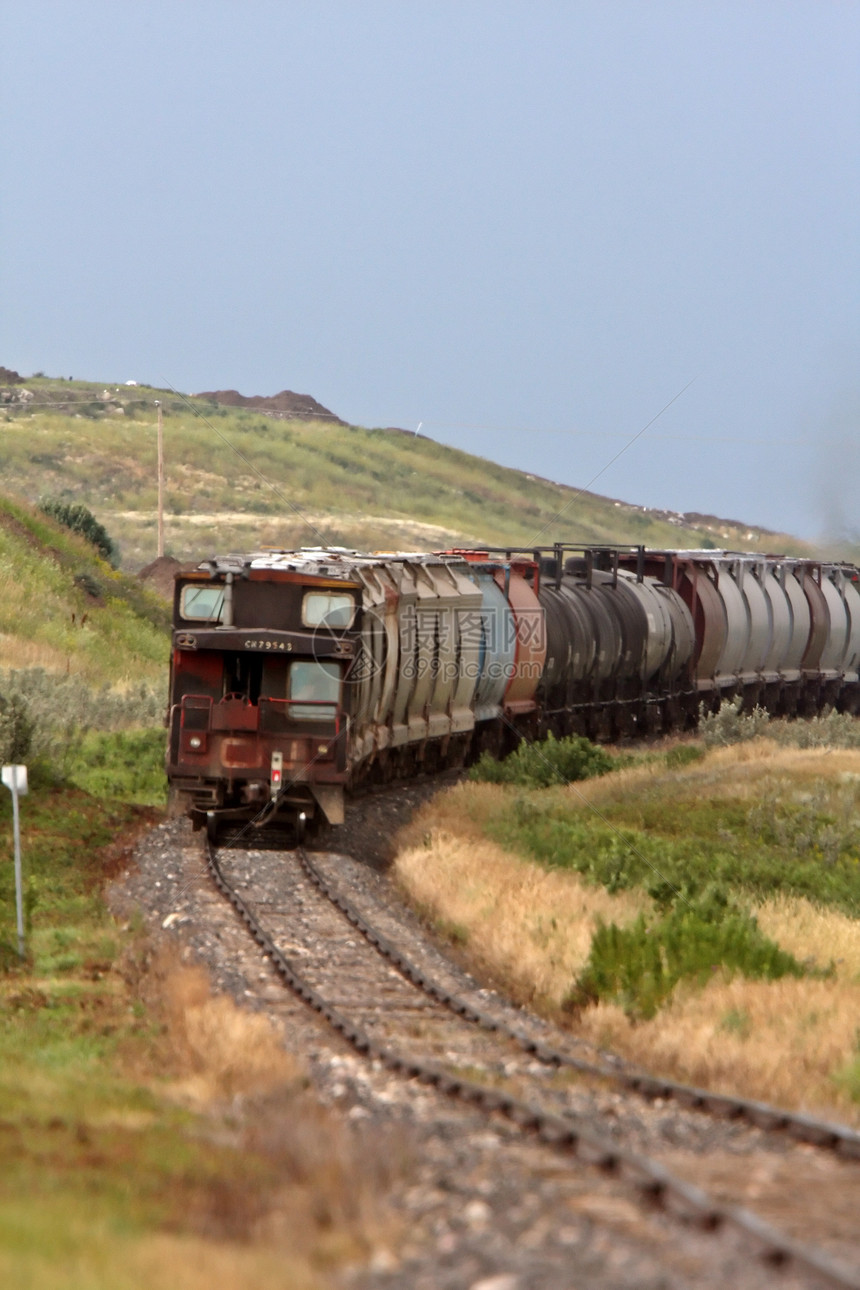 萨斯喀彻温铁路分线上的旧卡布罗斯粮食汽车旅行运输铁路农村国家场景曲目大草原图片