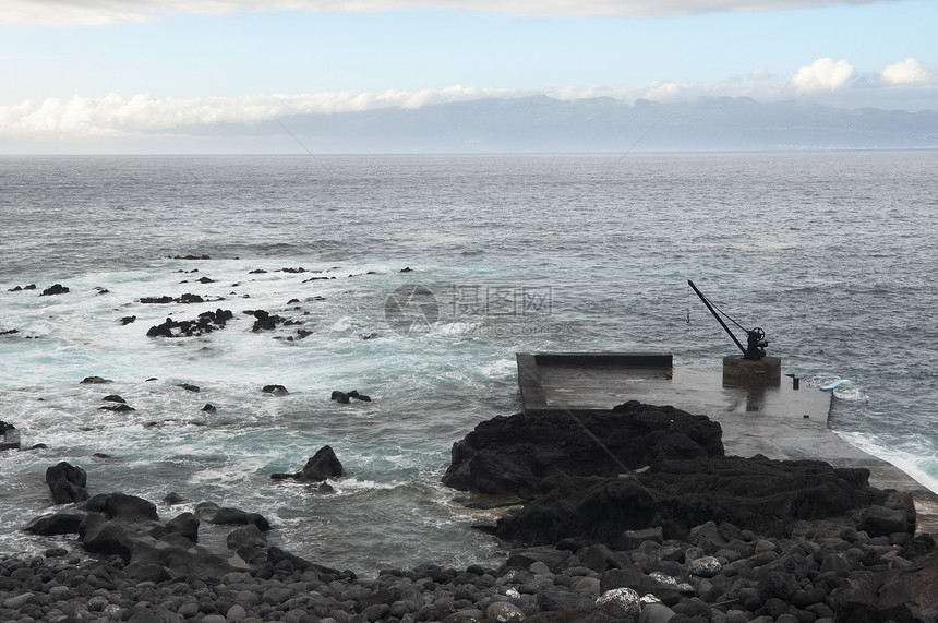 弃鱼天气海岸线火山天空波浪支撑蓝色海洋地平线海景图片