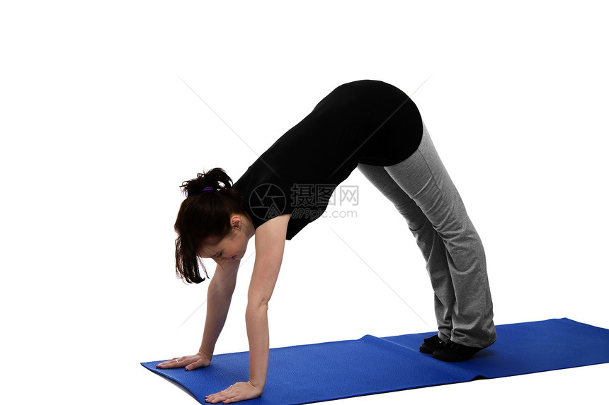 做瑜伽的年轻妇女运动员成人微笑衬衫有氧运动火车蓝色肌肉女士活力图片