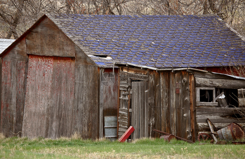 旧遗弃的木制农场建筑农舍木头遗产水平农村历史性旅行车库外墙国家图片