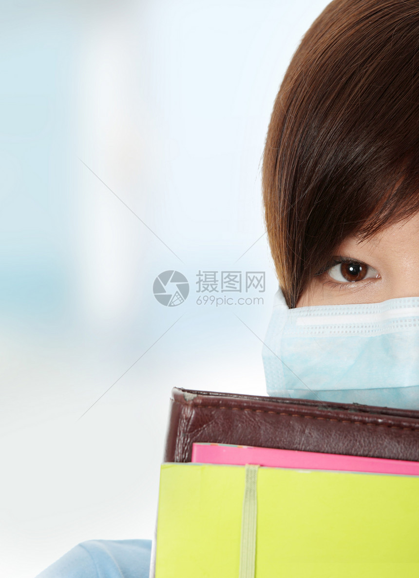 戴面罩的年轻女学生疾病大学流感青少年女性职员药品安全感染学习图片