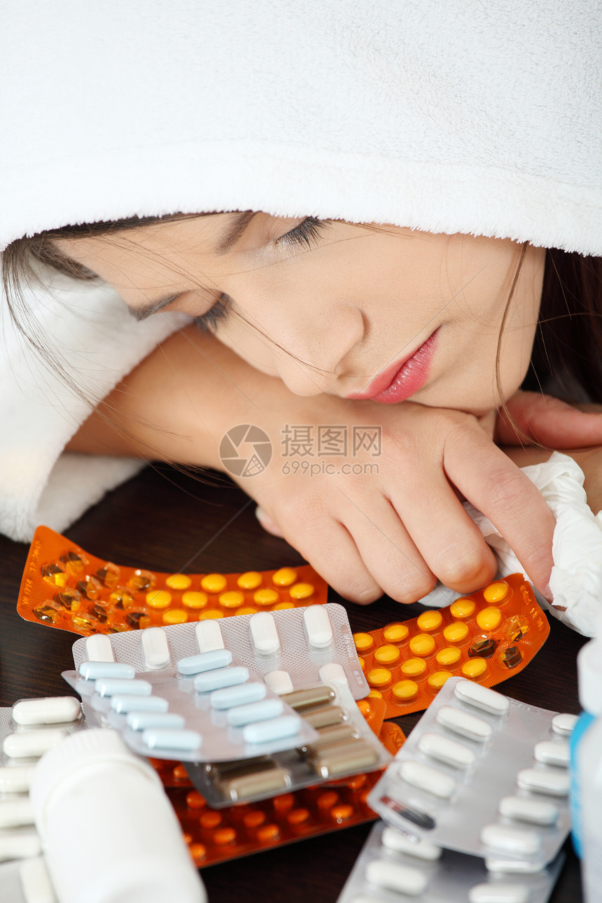 生病的年轻女青年药品女性保健感染女孩发烧制药组织宏观女士图片
