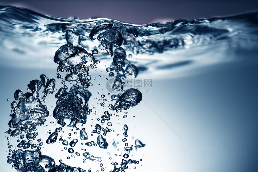 带泡沫的淡水浴缸药品温泉口渴蓝色玻璃摄影洁净水滴气泡图片